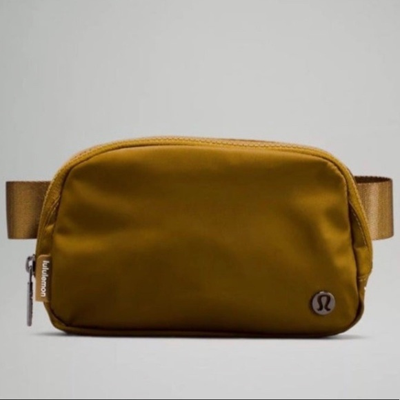 Lululemon ๐ฎ BURNT CARAMEL Everywhere Belt Bag - Picture 2 of 9